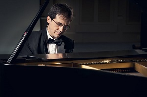 Viktor Valkov piano